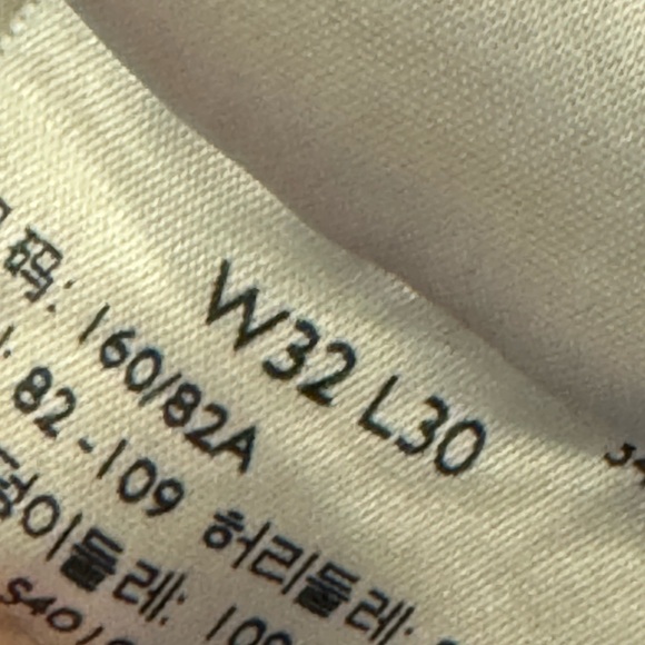 Women's Levi's Classic Light Blue Jeans - Picture 6 of 6